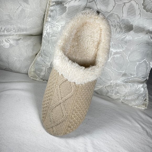 NEW! Loft Living Memory Foam Slippers - Picture 2 of 6